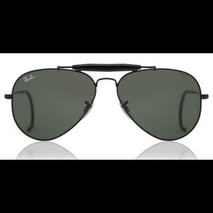 Ray-Ban Black Aviator Sunglasses